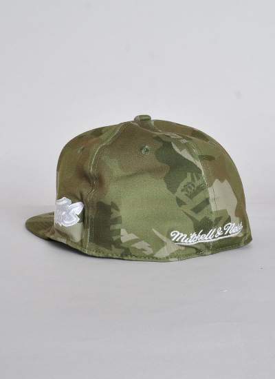 Mitchell & Ness  Camo Fitted Raptors